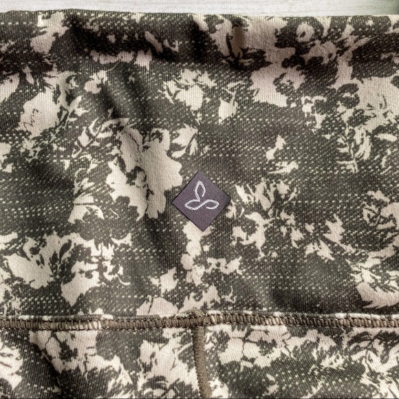 PrAna Pillar Printed Capri Cropped Leggings - Picture 5 of 13